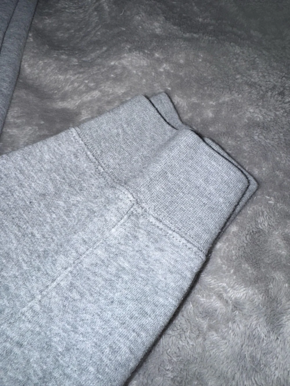 Nike Men's Light Gray Heather Joggers
